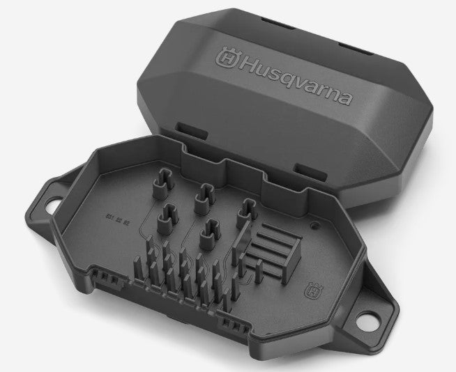 Connector protection box